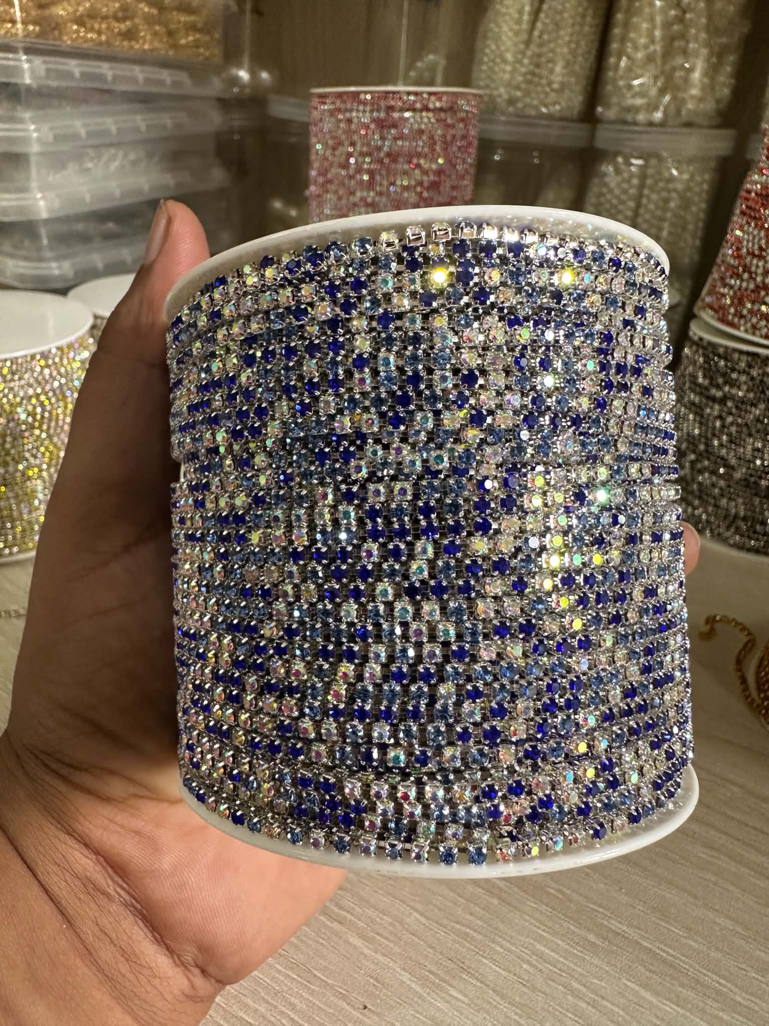 Stone chain blue