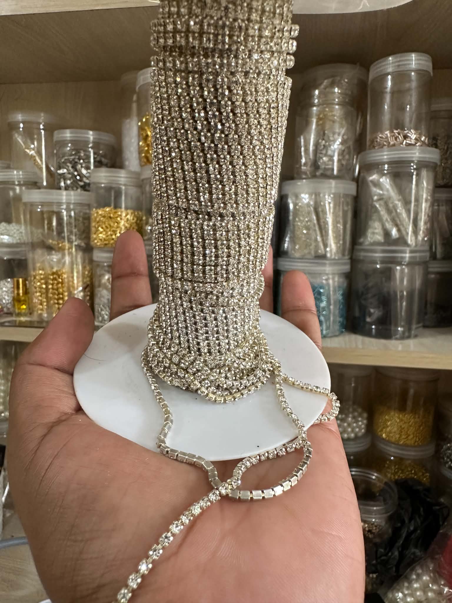 Stone chain White