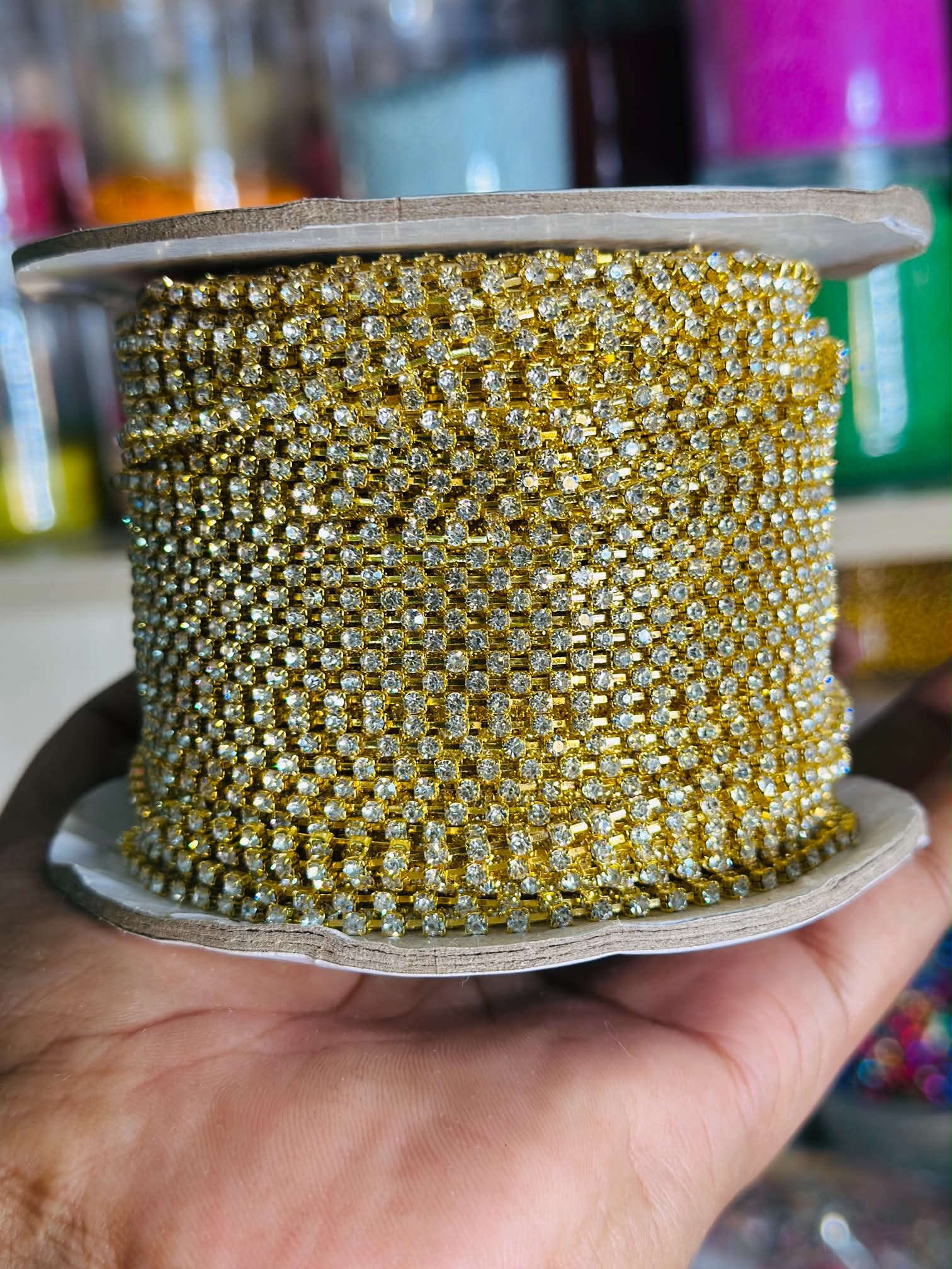 Stone chain golden